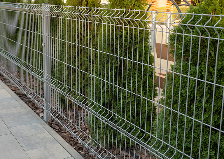 Metalowe ogrodzenie